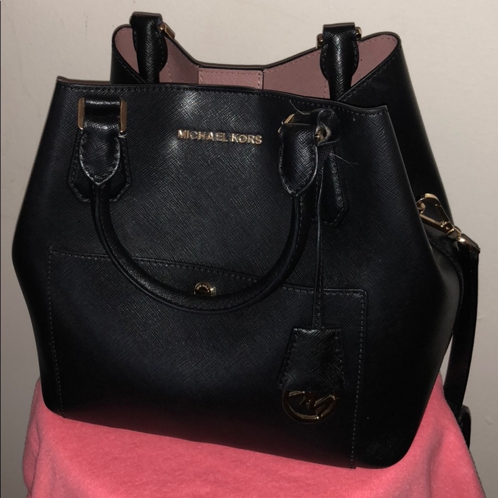 Mk bucket bag